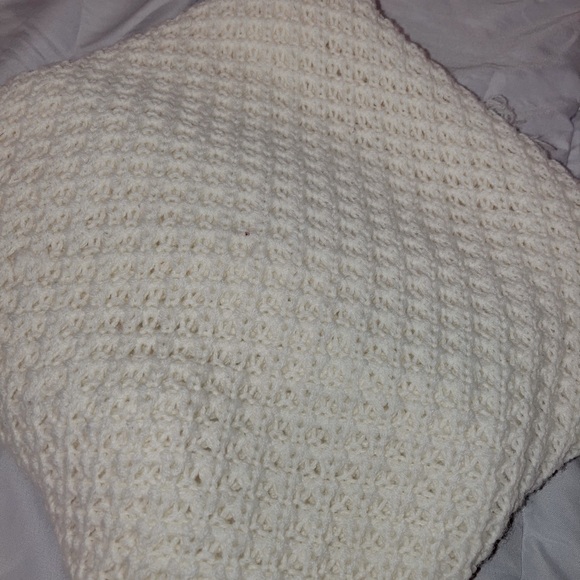 White winter sweater poncho capelet cape medium sized sweater - Picture 3 of 3